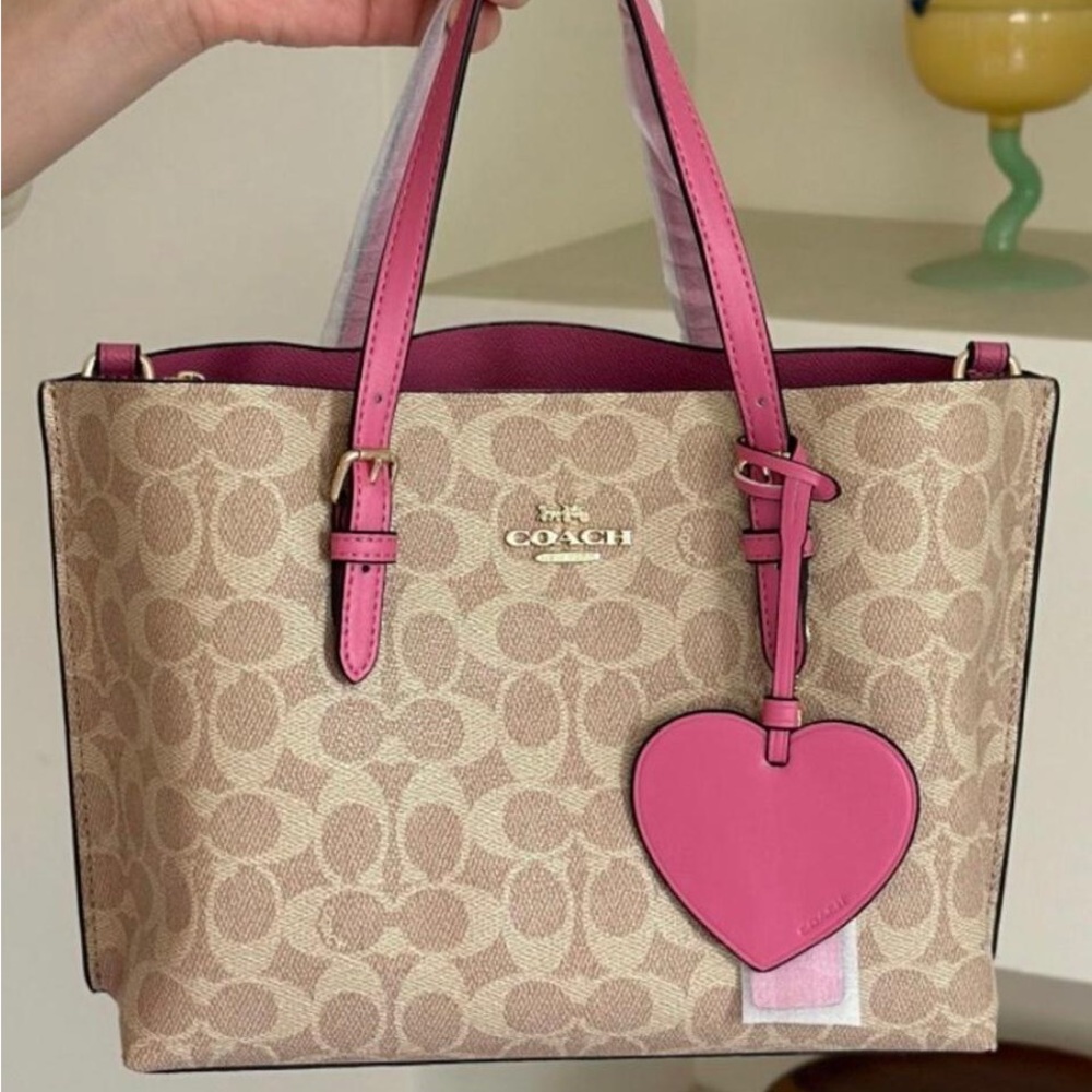 🛍️Coach Beige Signature Canvas Tote with Pink Trim and Heart Charm